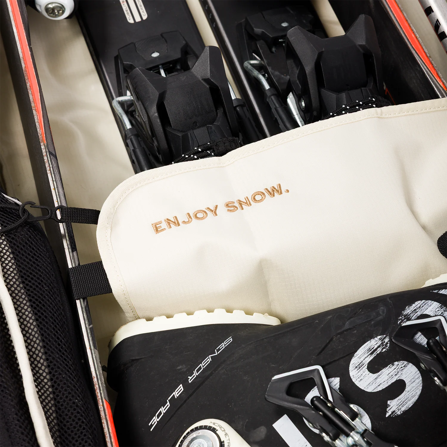 Drifter Ski Travel Bag | Black - Image 13