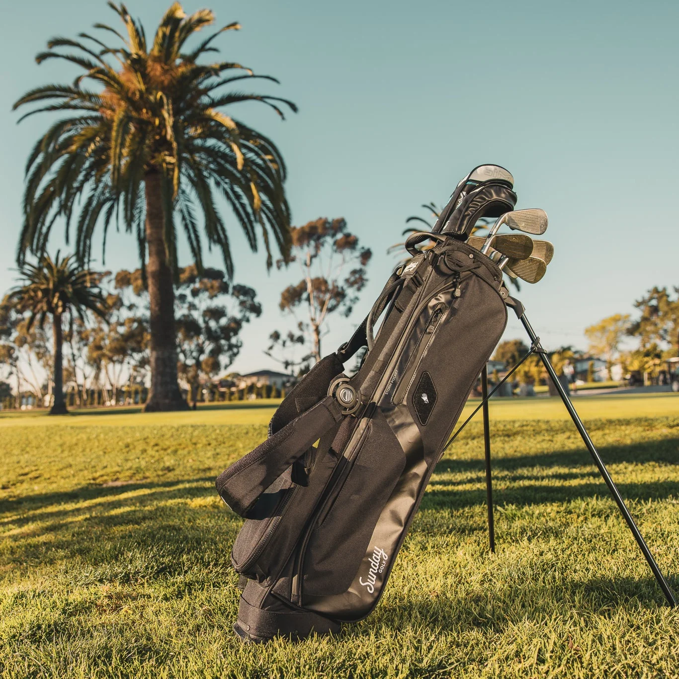 El Camino | Matte Black Mid Size Stand Bag - Image 7